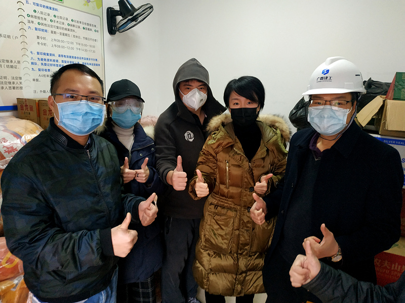 5.“战疫”一线,传媒党支部在行动_副本.jpg